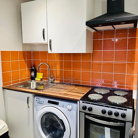 Comfy Studio Flat And Workspace Near Ashton-U-Lyne Station Stalybridge Exterior foto