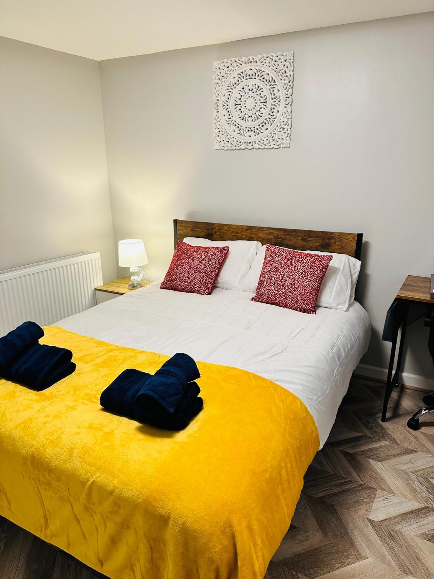 Comfy Studio Flat And Workspace Near Ashton-U-Lyne Station Stalybridge Exterior foto