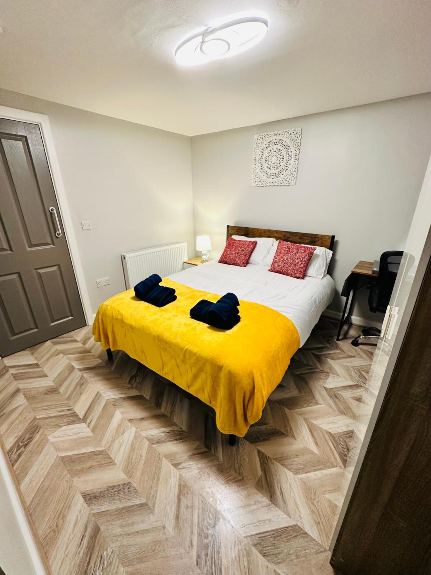Comfy Studio Flat And Workspace Near Ashton-U-Lyne Station Stalybridge Exterior foto