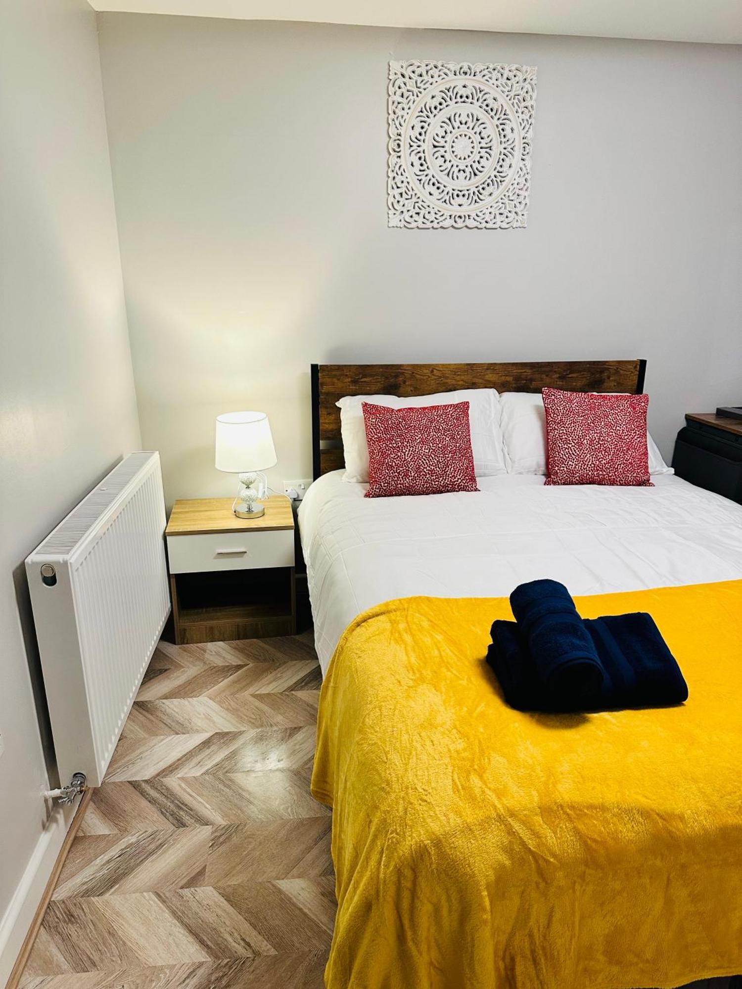 Comfy Studio Flat And Workspace Near Ashton-U-Lyne Station Stalybridge Exterior foto